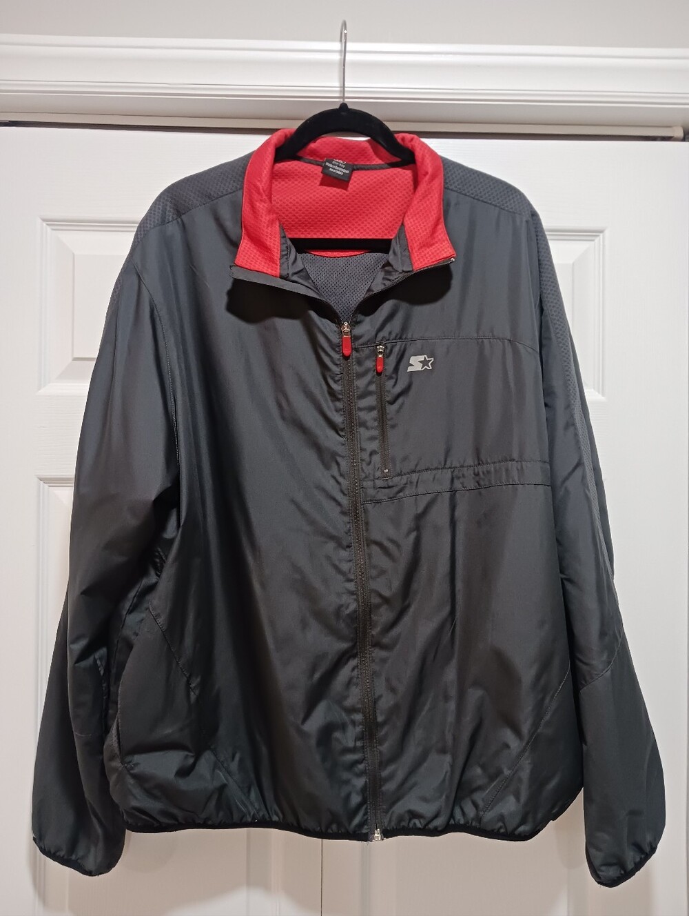 STARTER Men’s Gray Performance Jacket with Red Collar Accents